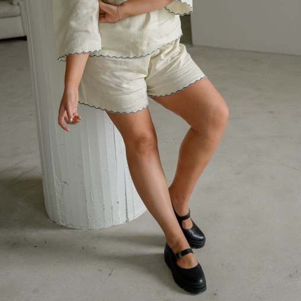 NWT Sonderhaus The West Embroidered 100% Linen Short Crema Medium - Picture 2 of 8